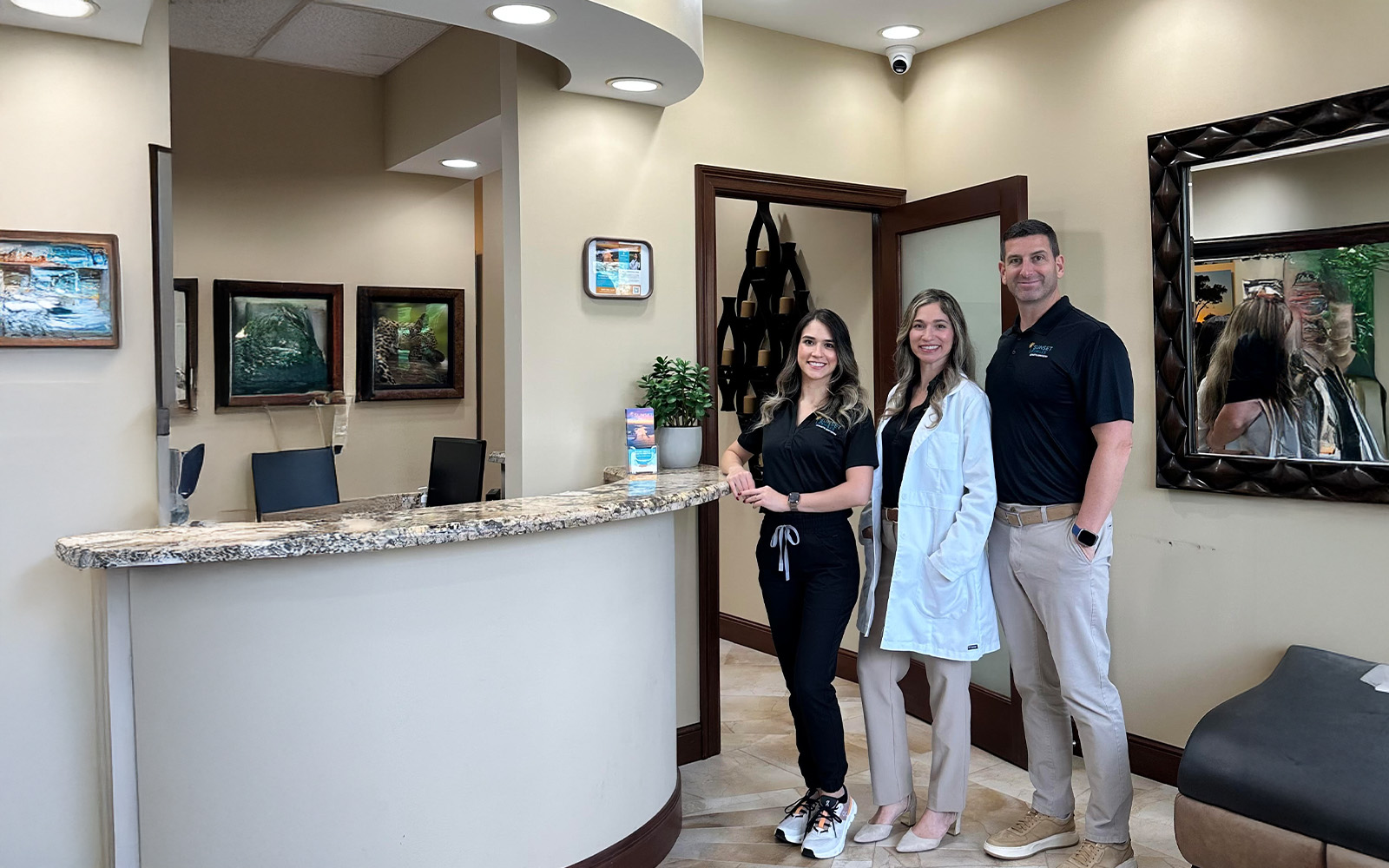 Sunset Smiles Cosmetic Dentistry | Veneers, All-on-6 reg and All-on-4 reg